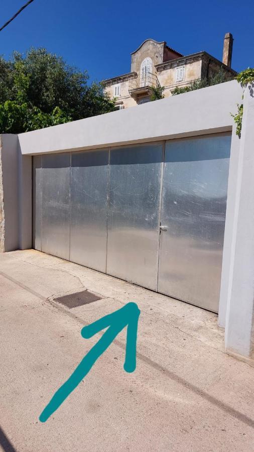 Apartman Kristina And Free Parking Mali Losinj Exterior photo
